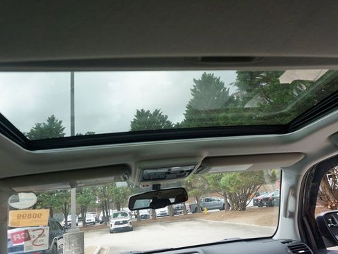 Used 2017 Toyota 4Runner SR5 Premium image 12