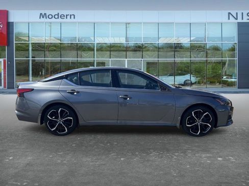 Certified 2023 Nissan Altima 2.5 SR w/ SR Premium Package image 4