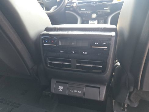 Used 2025 Acura MDX SH-AWD w/ Technology Package image 27