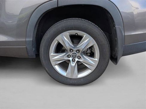 Used 2019 Toyota Highlander Limited image 9
