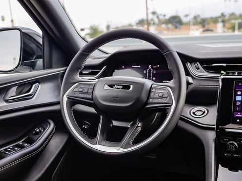 New 2025 Jeep Grand Cherokee L Altitude image 16