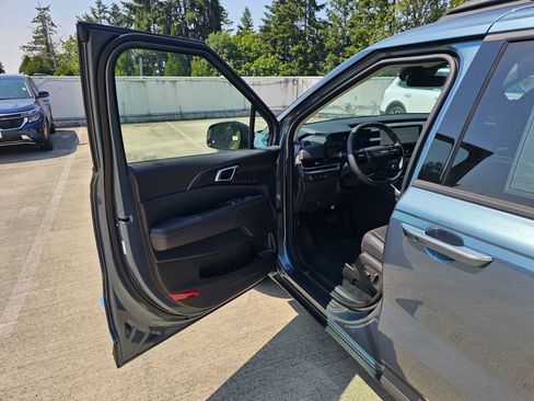 New 2027 Kia Carnival SX w/ Dark Edition Package FWD image 22