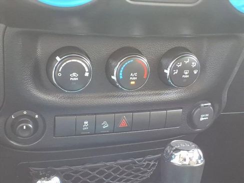 Used 2015 Jeep Wrangler Unlimited Sport w/ Quick Order Package 24S AWD/4WD image 17
