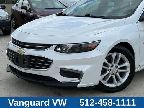 Used 2016 Chevrolet Malibu LT w/ Driver Confidence Package FWD image 2