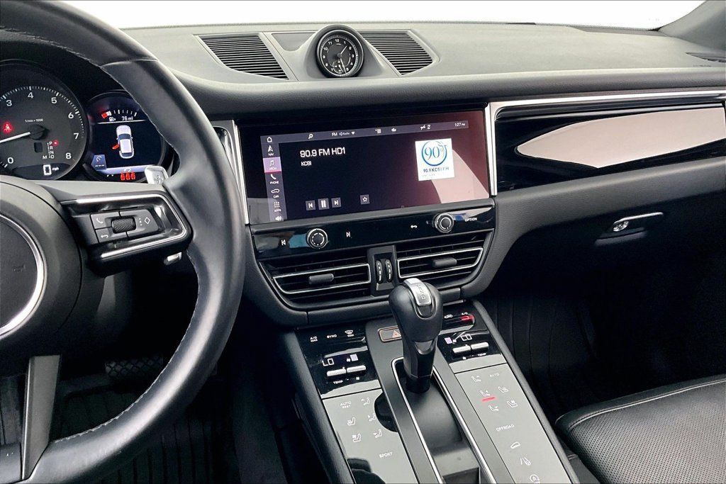 Used 2024 Porsche Macan w/ Premium Plus Package AWD/4WD image 8