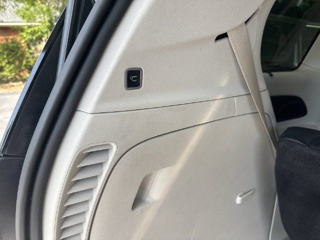 Used 2018 Chrysler Pacifica Touring-L FWD image 14