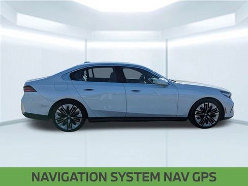 Used 2024 BMW 530i xDrive w/ Premium Package image 7