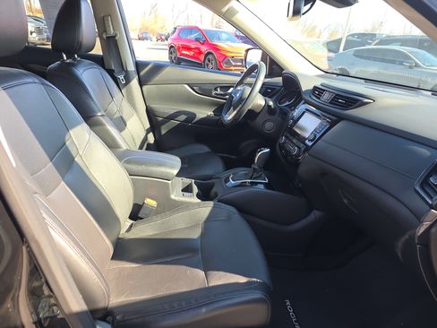 Used 2017 Nissan Rogue SL w/ SL Premium Package image 9
