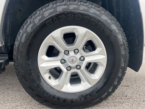 Used 2024 Toyota 4Runner SR5 Premium image 5