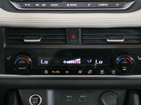 Used 2023 Nissan Rogue SV w/ SV Premium B Package FWD image 20