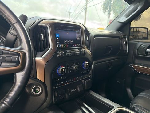 Used 2019 Chevrolet Silverado 1500 High Country w/ Technology Package image 10