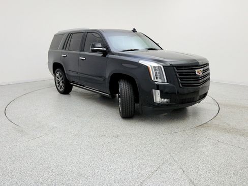 Used 2020 Cadillac Escalade Platinum image 3