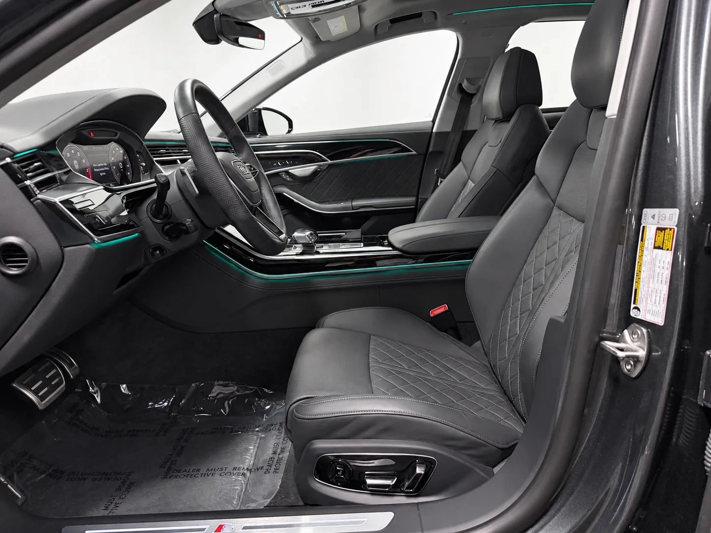Used 2023 Audi S8 w/ S8 Comfort Plus Package AWD/4WD image 11