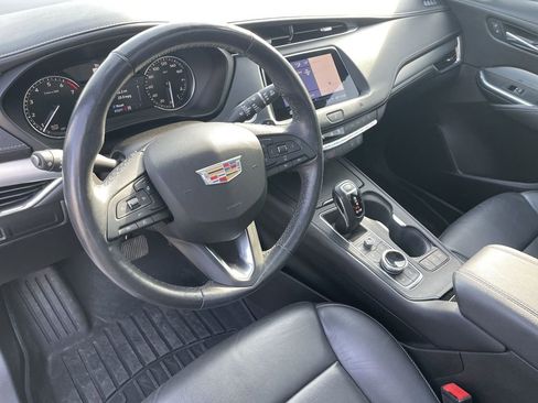 Used 2019 Cadillac XT4 Premium Luxury image 10