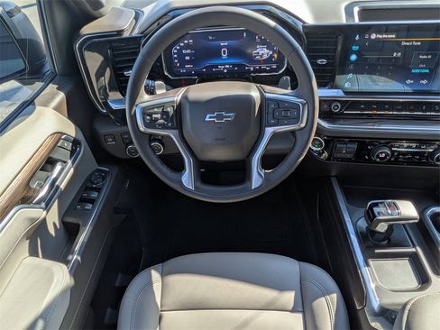 Used 2025 Chevrolet Silverado 1500 LT Trail Boss w/ LT Trail Boss Premium Package image 16