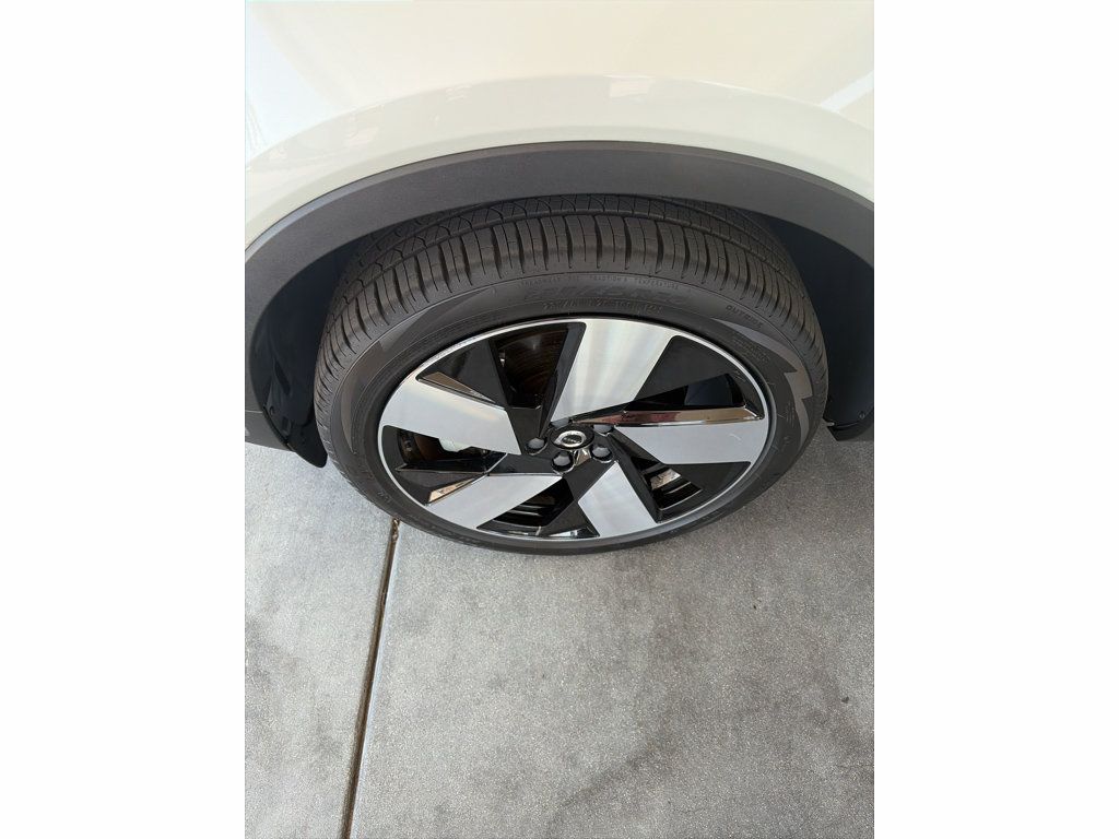 Used 2023 Volvo XC40 Recharge Ultimate AWD/4WD image 17