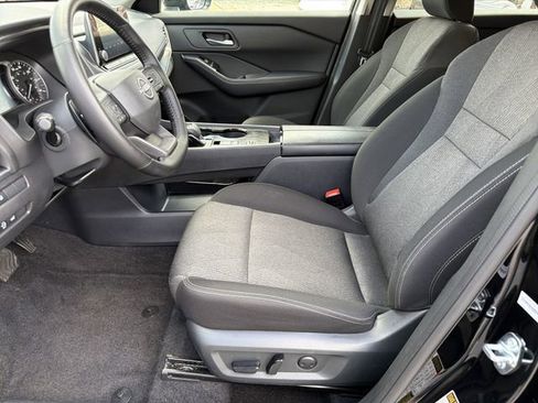 Certified 2025 Nissan Rogue SV image 20