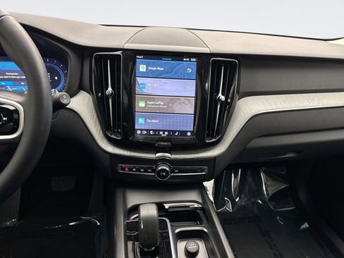 Used 2025 Volvo XC60 B5 Plus image 14