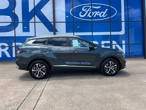 Used 2025 Kia Sportage EX AWD/4WD image 9