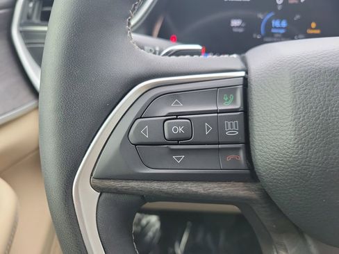 Used 2024 Jeep Grand Cherokee L Limited image 16