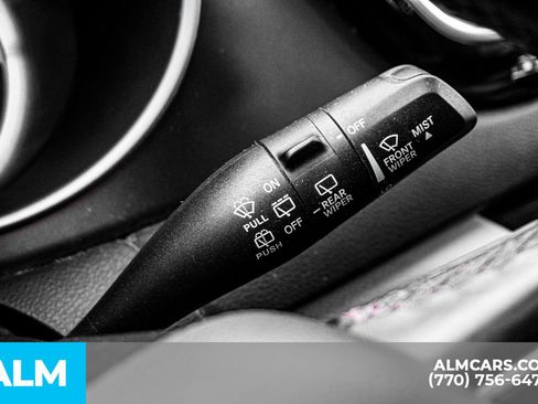 Used 2019 Chrysler Pacifica Touring-L image 36