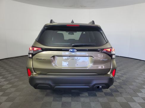 Used 2025 Subaru Forester Premium image 5