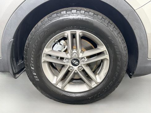 Used 2017 Hyundai Santa Fe Sport FWD image 32