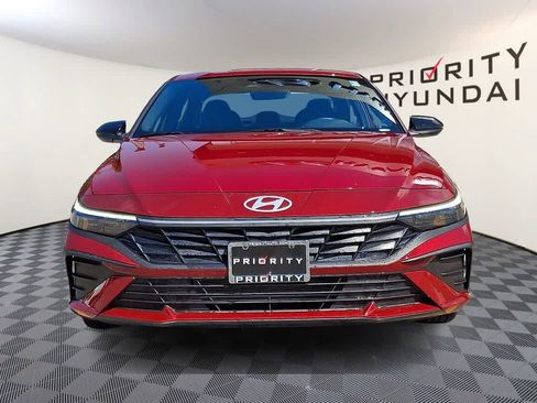 Used 2025 Hyundai Elantra Sport FWD image 2