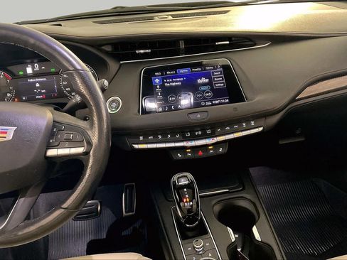 Used 2020 Cadillac XT4 Sport w/ Cold Weather Package FWD image 6