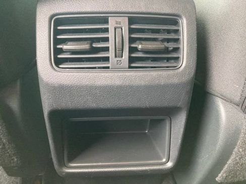 Used 2023 Nissan Rogue S AWD/4WD image 18