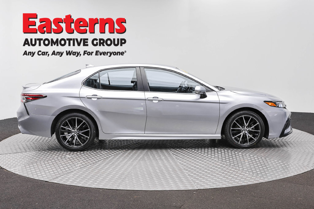 Used 2024 Toyota Camry SE FWD image 5