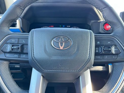 Used 2025 Toyota Tacoma TRD Off-Road image 25