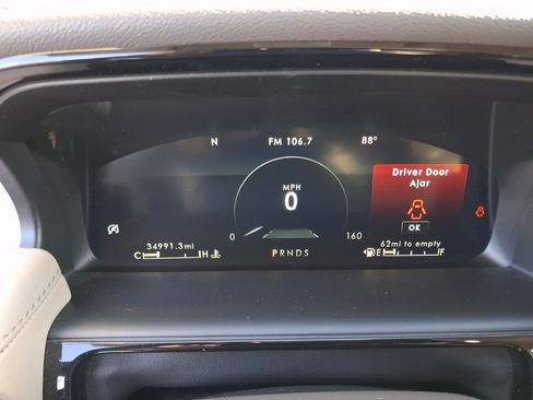 Certified 2022 Lincoln Nautilus FWD w/ Premium Package image 16