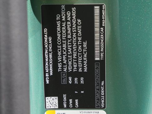 Used 2025 Aston Martin V8 Vantage image 24