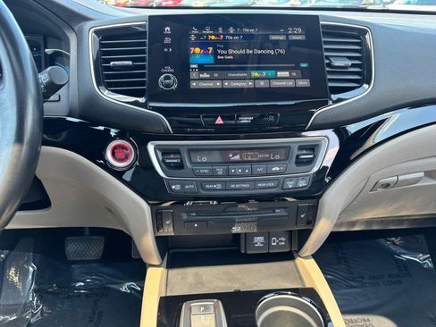 Used 2021 Honda Pilot Touring image 14