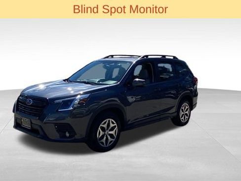 Used 2022 Subaru Forester Premium image 4