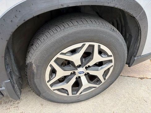 Used 2019 Subaru Forester Premium AWD/4WD image 16