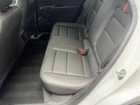 Used 2025 Chevrolet Trax RS w/ Sunroof Package FWD image 19