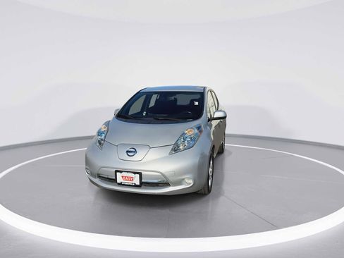 Used 2013 Nissan Leaf SV w/ LED & Quick Charge Pkg image 3