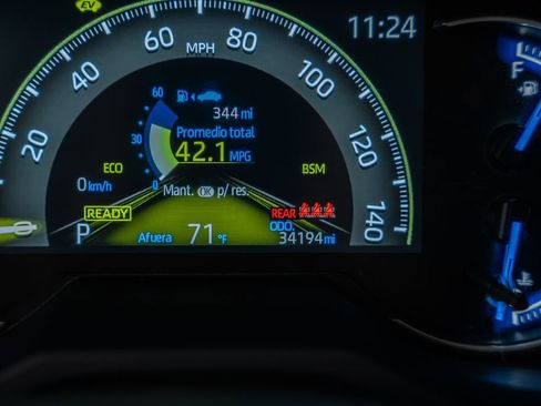 Used 2025 Toyota RAV4 XLE AWD/4WD image 42