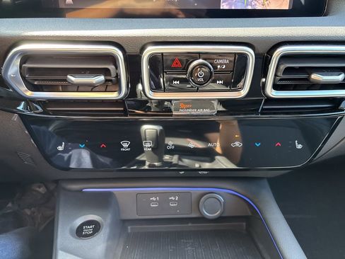 New 2026 Nissan Sentra SR w/ SR Premium Package FWD image 13