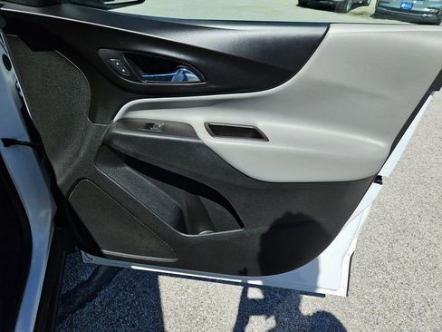 Used 2022 Chevrolet Equinox LS w/ LS Convenience Package AWD/4WD image 32