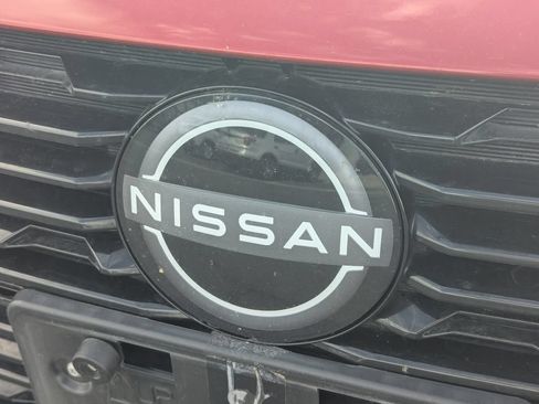 Used 2024 Nissan Sentra SV FWD image 11