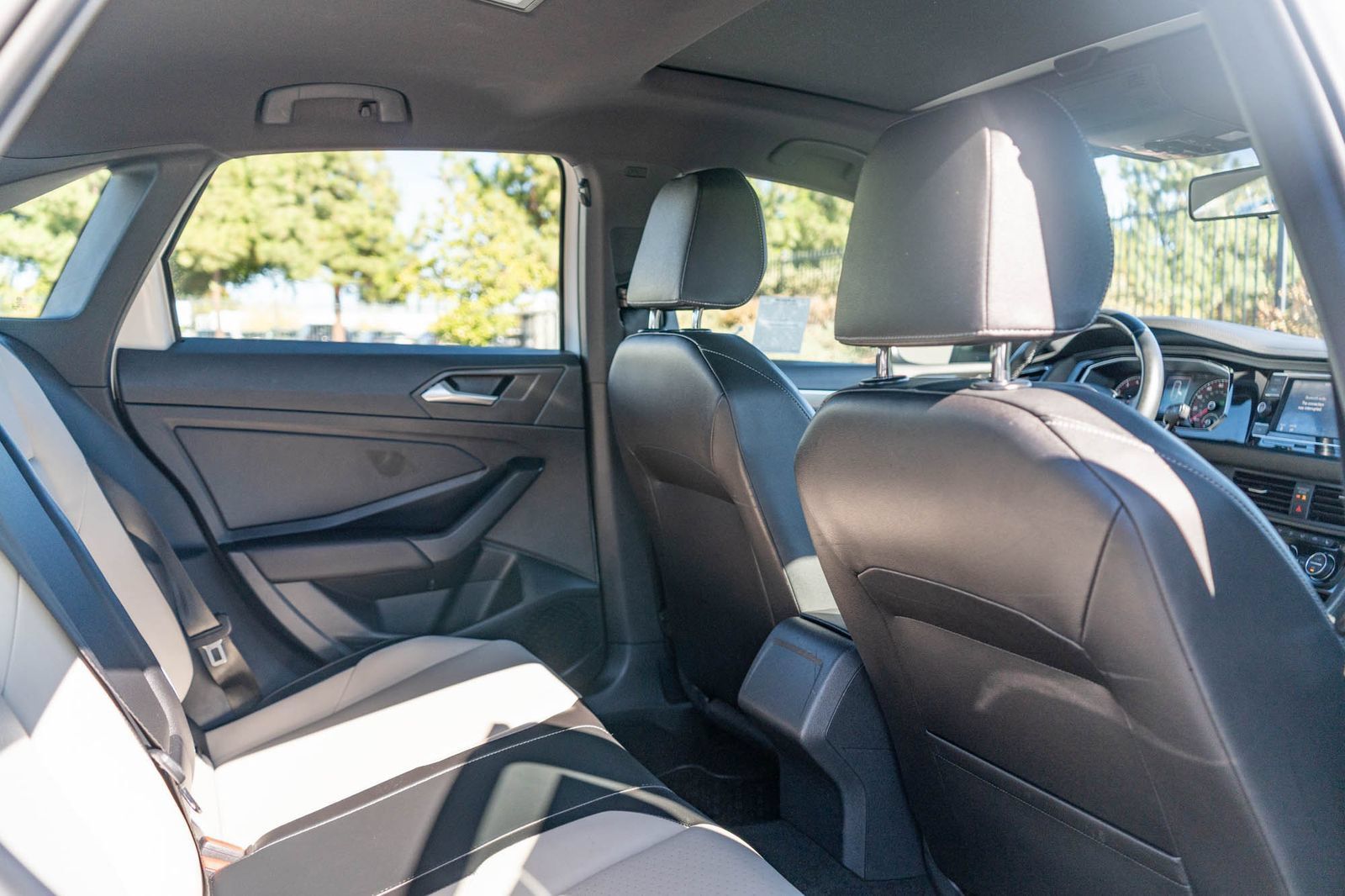 Used 2019 Volkswagen Jetta R-Line FWD image 21