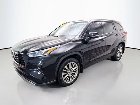 Used 2021 Toyota Highlander Platinum AWD/4WD image 3