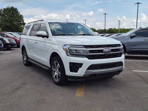 Used 2024 Ford Expedition Max XLT AWD/4WD image 3