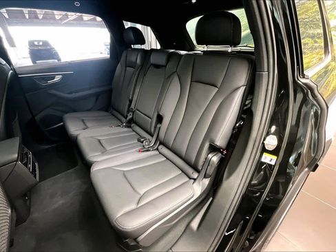 Certified 2025 Audi Q7 3.0T Premium Plus w/ Premium Plus Package AWD/4WD image 20