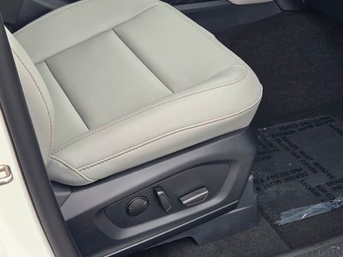 New 2026 Ford Explorer Active w/ Active Comfort Package image 7