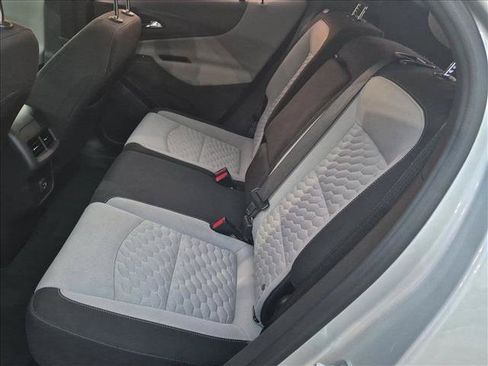 Used 2021 Chevrolet Equinox LS FWD image 18
