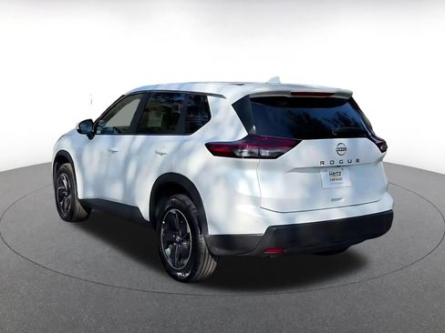 Used 2025 Nissan Rogue SV FWD image 11